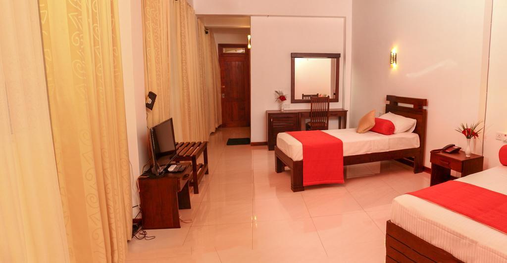 Vin Roma Inn Канді Екстер'єр фото